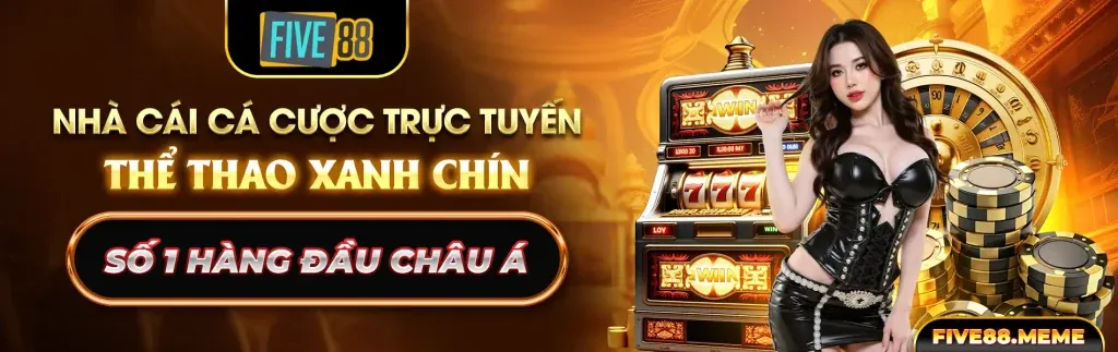 Dealer xinh đẹp chia bài Baccarat trực tuyến